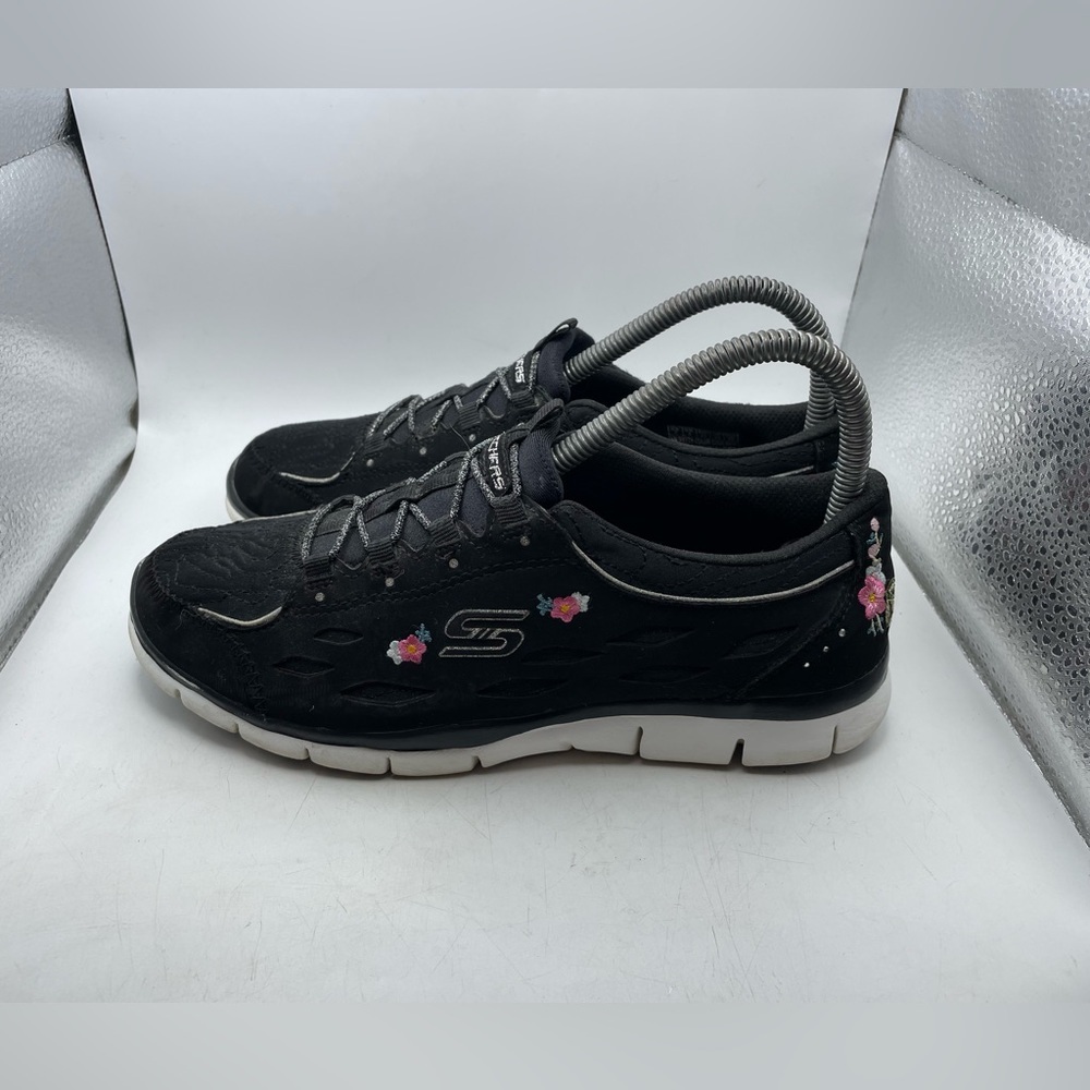 Skechers Women's Black Sneakers with Floral Design size 7